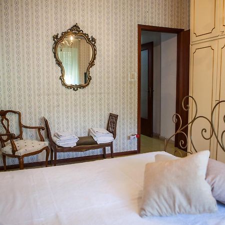 Bed and Breakfast Un Tuffo Nella Baia Di Capomulini Ачиреале Экстерьер фото