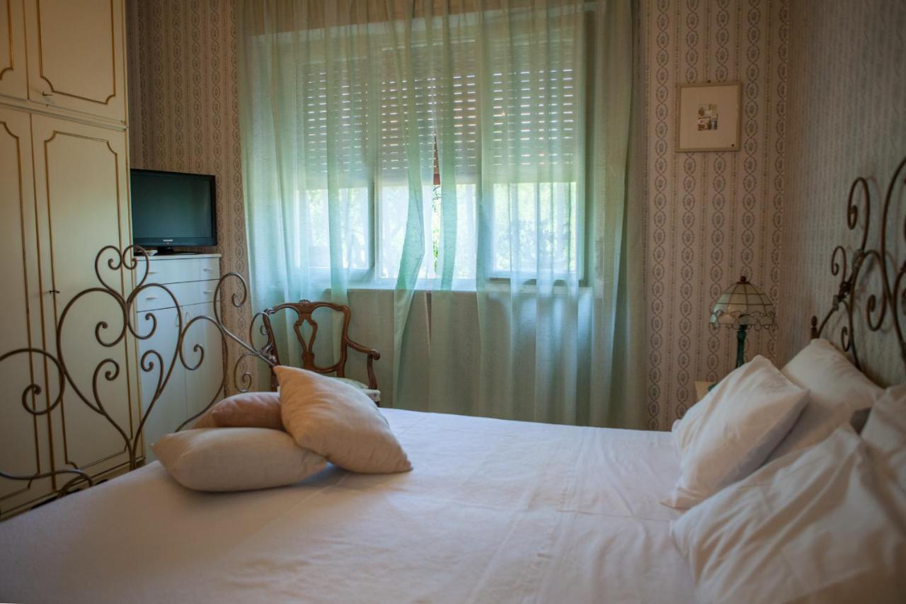 Bed and Breakfast Un Tuffo Nella Baia Di Capomulini Ачиреале Экстерьер фото